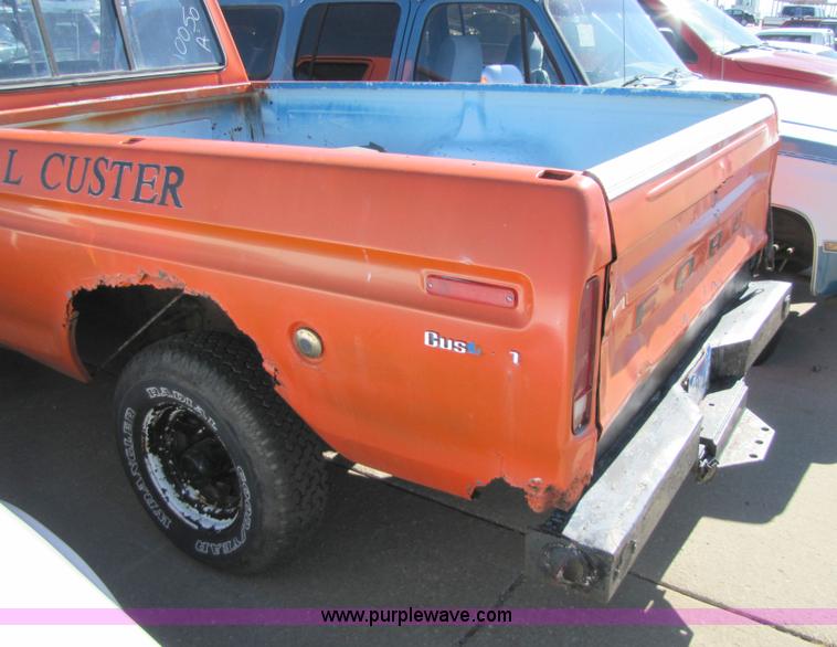 image for item 8563 1973 Ford F250 Custom pickup truck