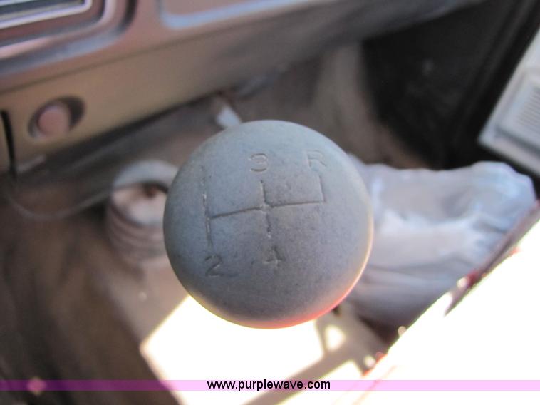 image for item 8563 1973 Ford F250 Custom pickup truck