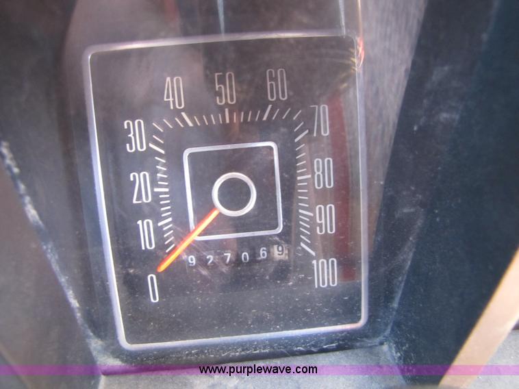 image for item 8563 1973 Ford F250 Custom pickup truck