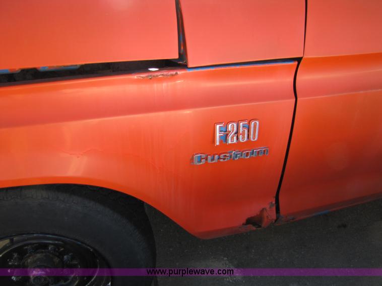image for item 8563 1973 Ford F250 Custom pickup truck