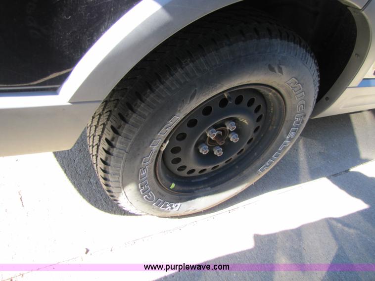 image for item 8565 2002 Ford Explorer XLT SUV