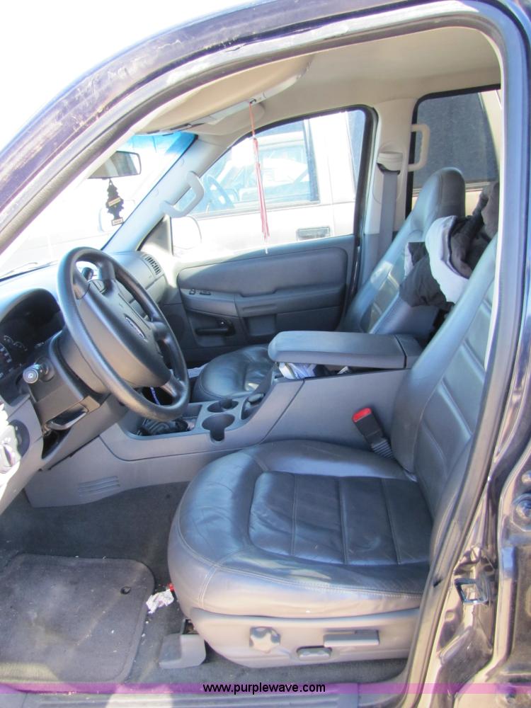 image for item 8565 2002 Ford Explorer XLT SUV