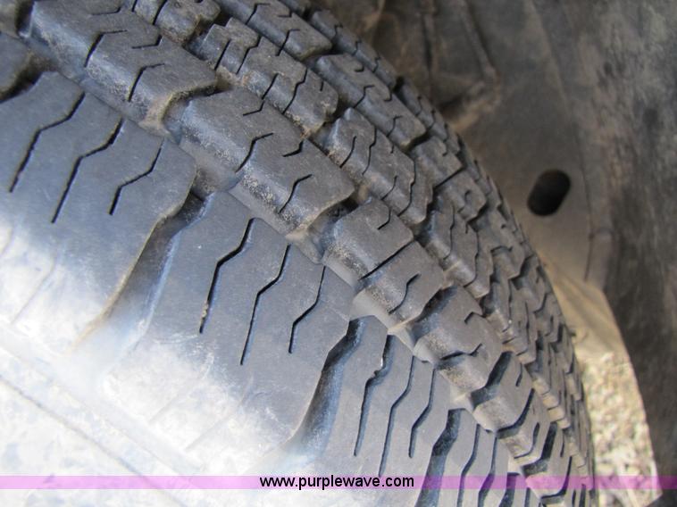 image for item 8569 2001 Jeep Cherokee Classic SUV