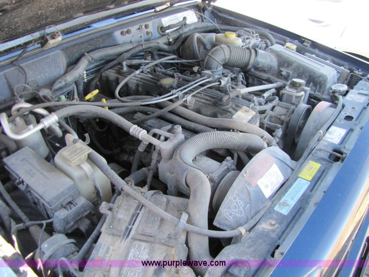 image for item 8569 2001 Jeep Cherokee Classic SUV