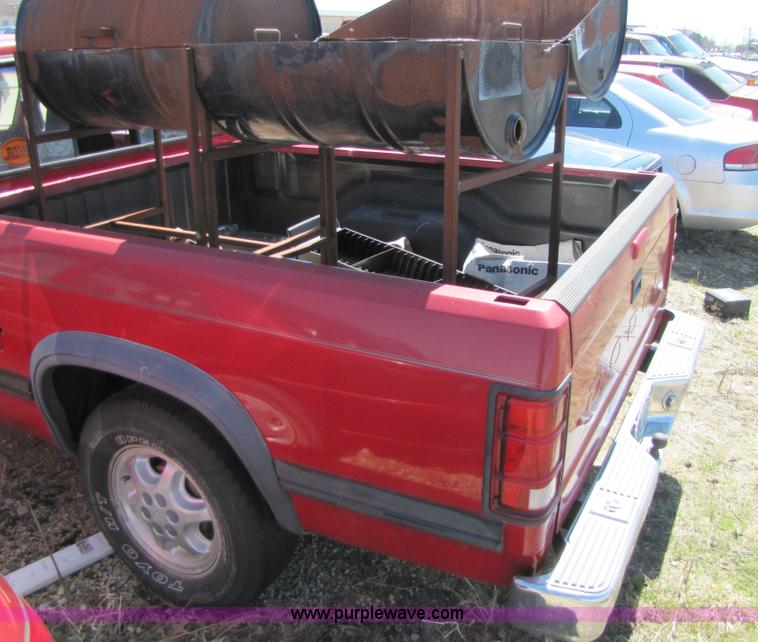 image for item 8570 1994 Dodge Dakota SLT Club Cab pickup truck