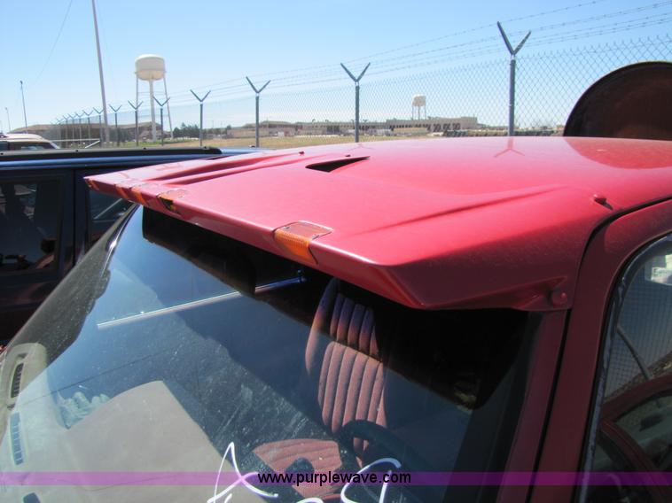 image for item 8570 1994 Dodge Dakota SLT Club Cab pickup truck