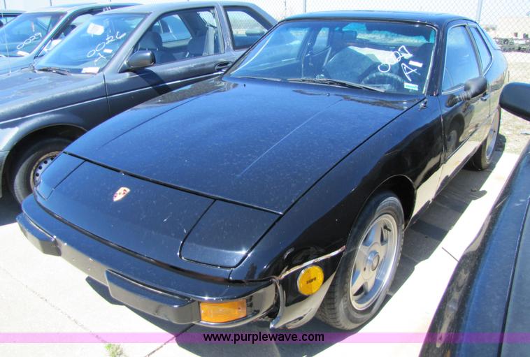 image for item 8575 1978 Porsche 924