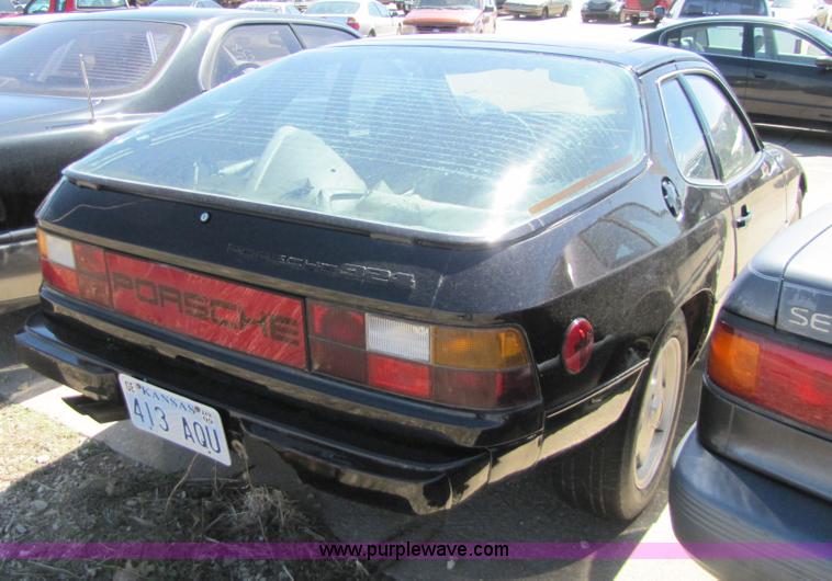 image for item 8575 1978 Porsche 924