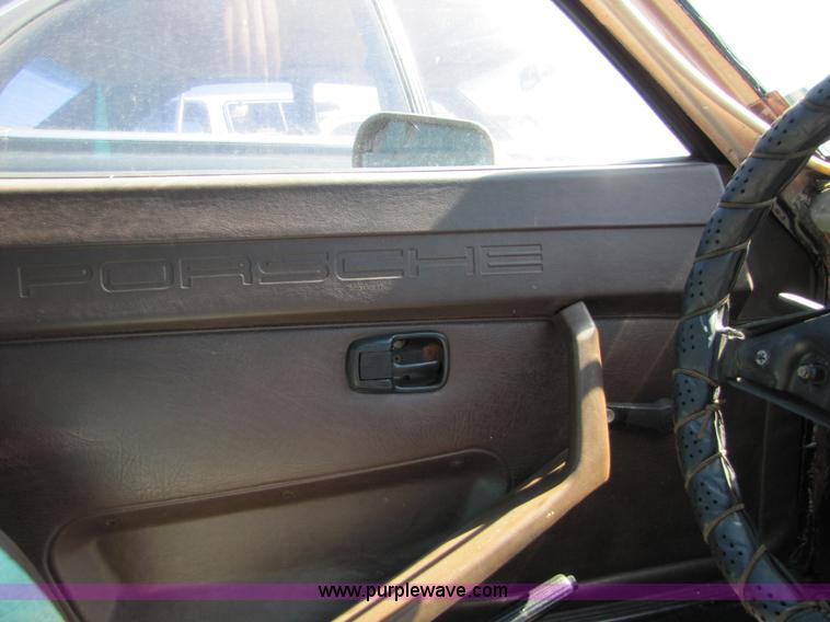 image for item 8575 1978 Porsche 924