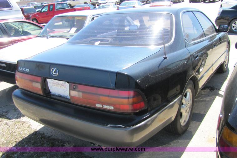 image for item 8576 1993 Lexus ES300