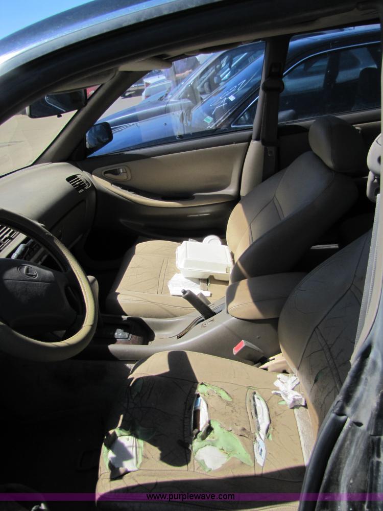 image for item 8576 1993 Lexus ES300