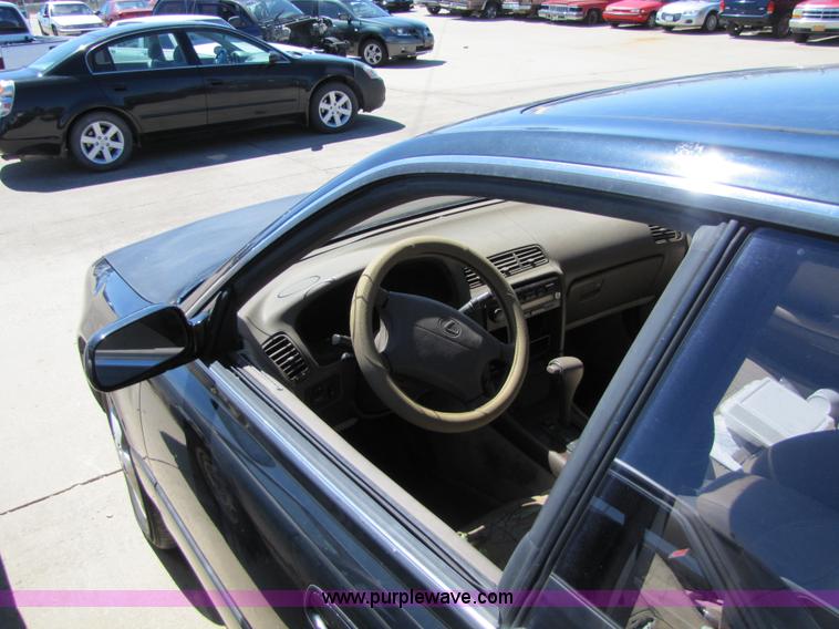 image for item 8576 1993 Lexus ES300