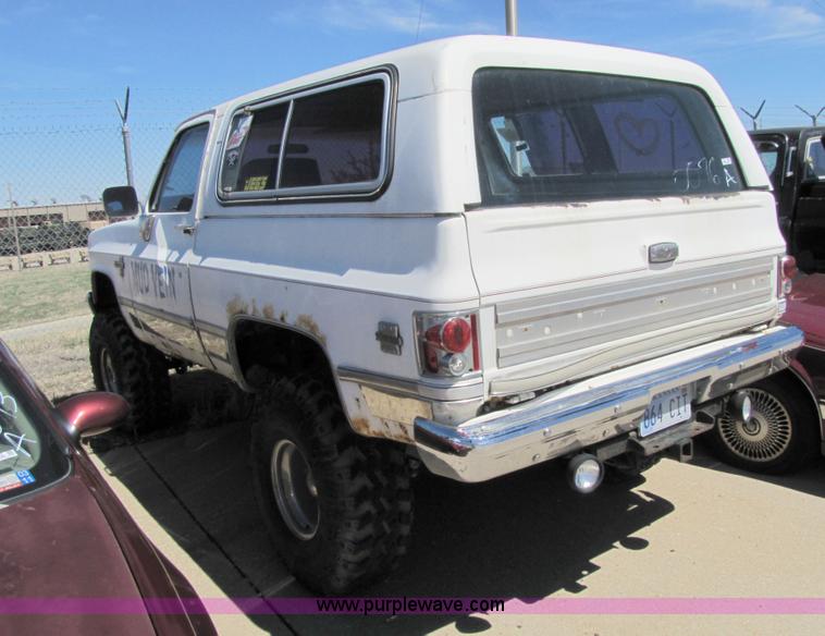 image for item 8579 1985 Chevrolet K5 Blazer Silverado SUV