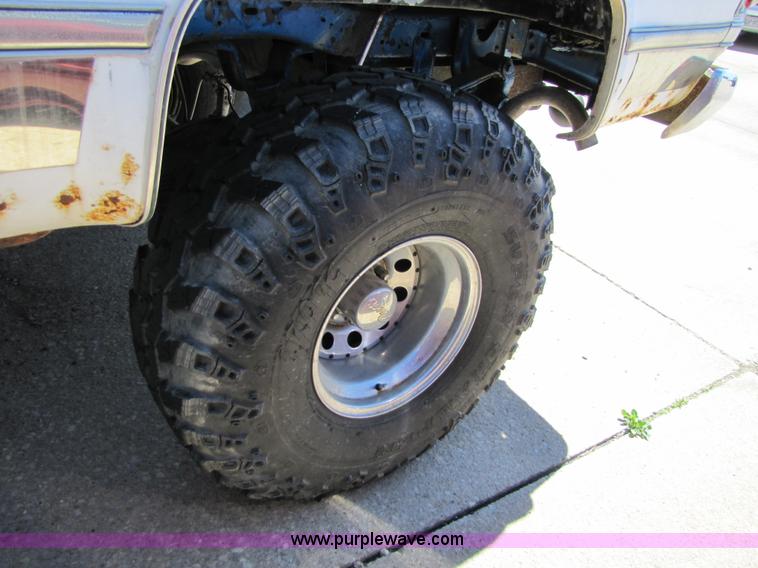 image for item 8579 1985 Chevrolet K5 Blazer Silverado SUV