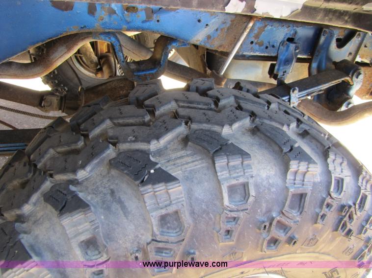 image for item 8579 1985 Chevrolet K5 Blazer Silverado SUV