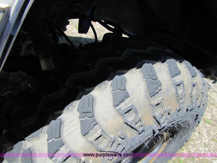 image for item 8579 1985 Chevrolet K5 Blazer Silverado SUV