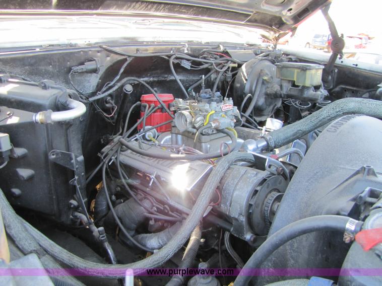 image for item 8579 1985 Chevrolet K5 Blazer Silverado SUV