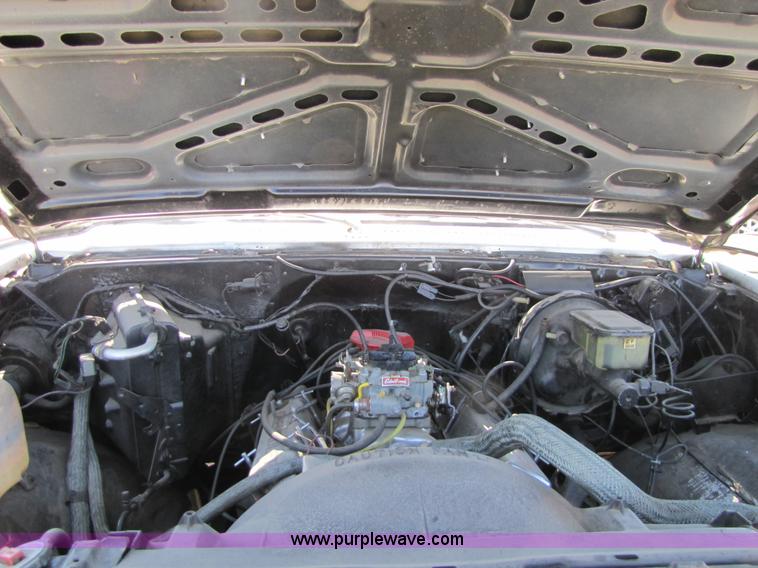 image for item 8579 1985 Chevrolet K5 Blazer Silverado SUV