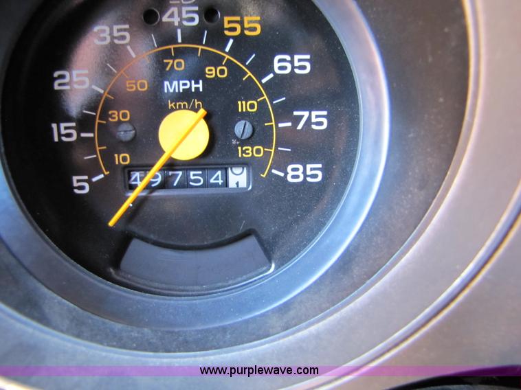 image for item 8579 1985 Chevrolet K5 Blazer Silverado SUV