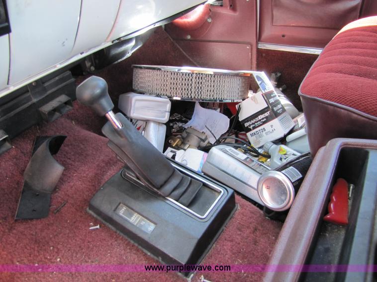 image for item 8579 1985 Chevrolet K5 Blazer Silverado SUV