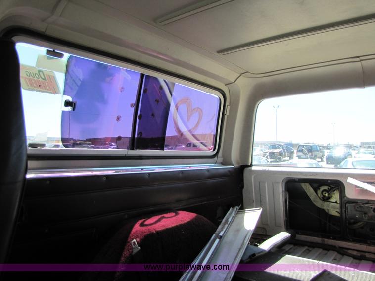 image for item 8579 1985 Chevrolet K5 Blazer Silverado SUV