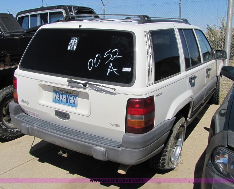 image for item 8582 1996 Jeep Grand Cherokee Laredo SUV
