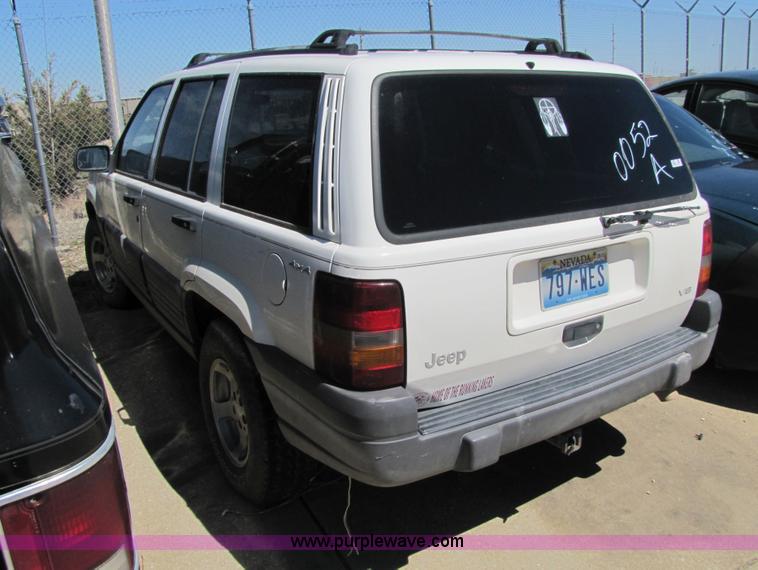 image for item 8582 1996 Jeep Grand Cherokee Laredo SUV