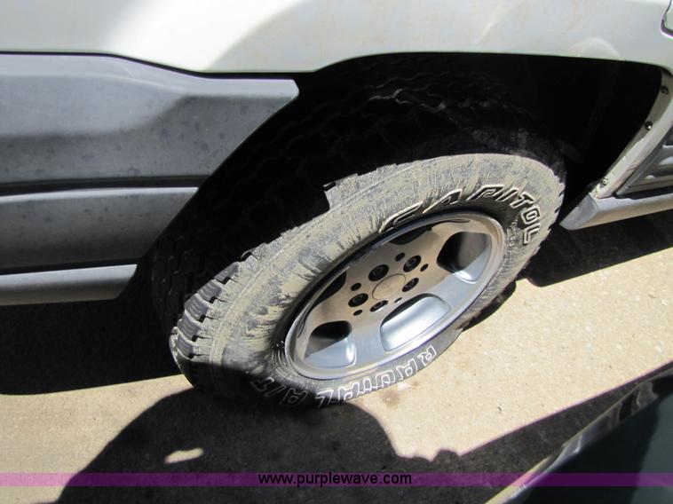 image for item 8582 1996 Jeep Grand Cherokee Laredo SUV