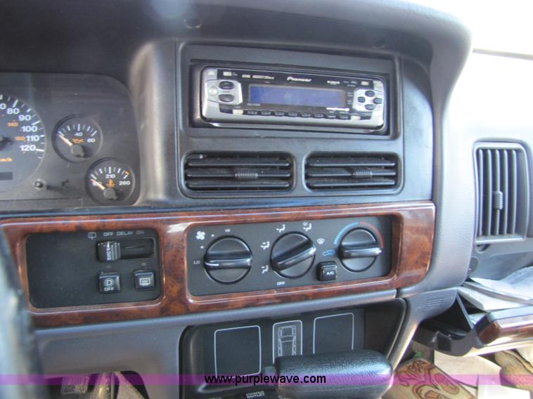 image for item 8582 1996 Jeep Grand Cherokee Laredo SUV