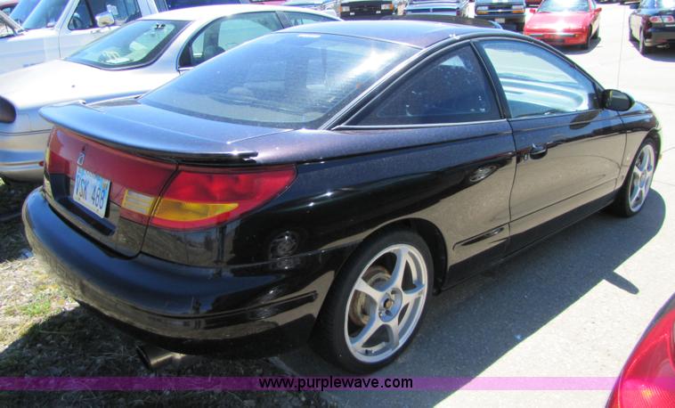 image for item 8585 1999 Saturn SC2