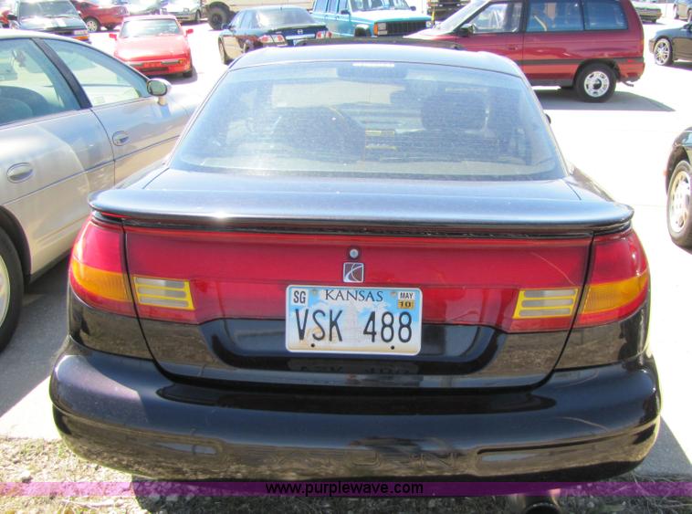 image for item 8585 1999 Saturn SC2