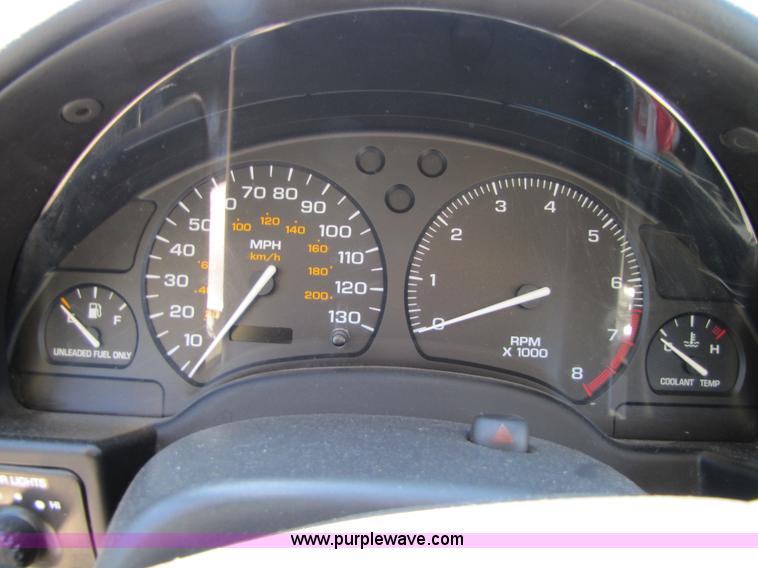 image for item 8585 1999 Saturn SC2