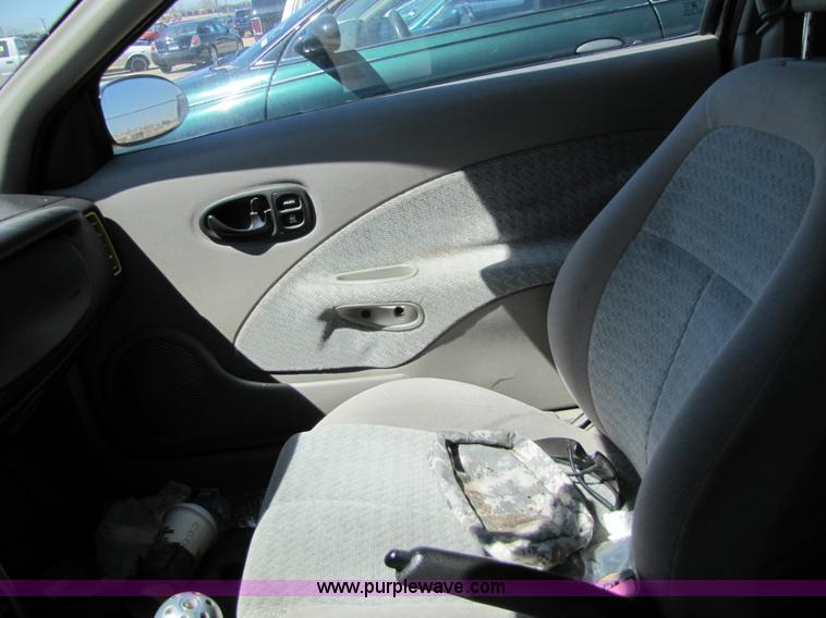 image for item 8585 1999 Saturn SC2