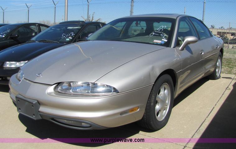image for item 8586 1996 Oldsmobile Aurora