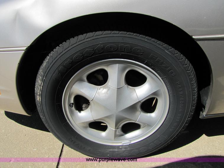 image for item 8586 1996 Oldsmobile Aurora