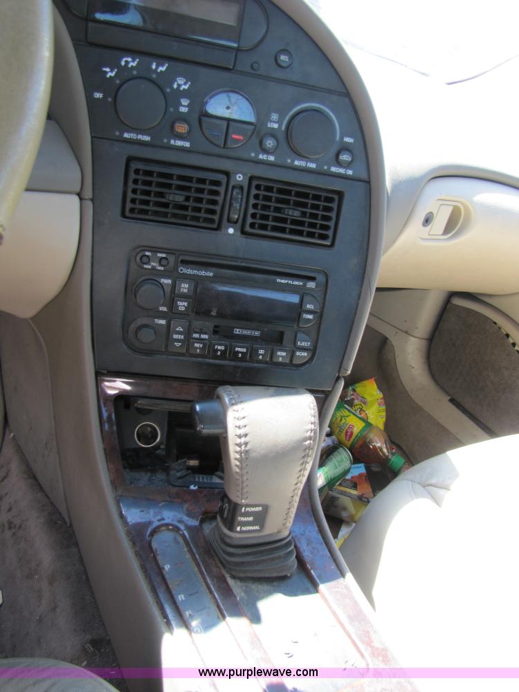 image for item 8586 1996 Oldsmobile Aurora