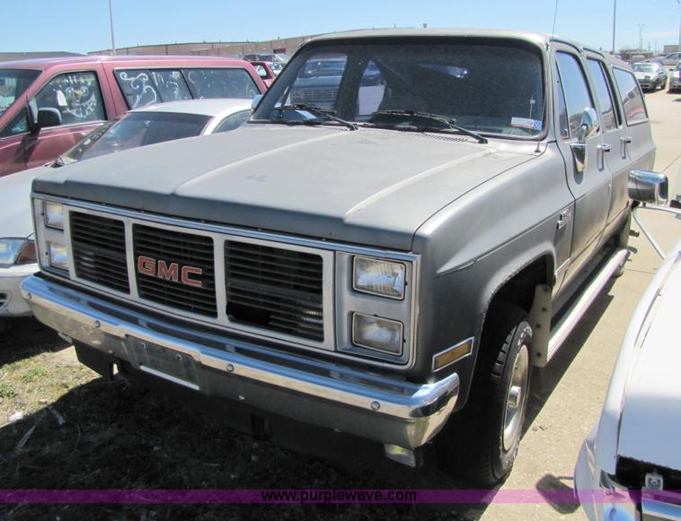 image for item 8588 1986 GMC Suburban K1500 SUV