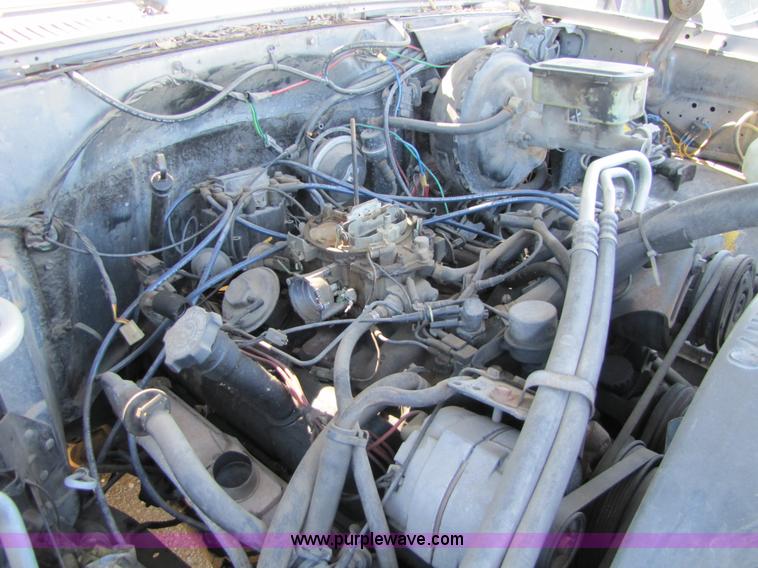 image for item 8588 1986 GMC Suburban K1500 SUV