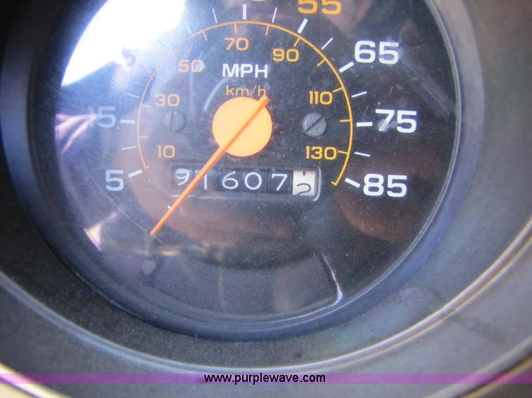 image for item 8588 1986 GMC Suburban K1500 SUV