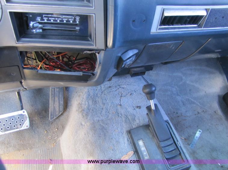 image for item 8588 1986 GMC Suburban K1500 SUV