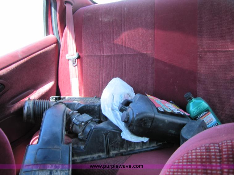 image for item 8589 1995 Ford Contour GL