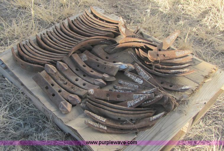 image for item 1001 Approx 70 assorted chisels