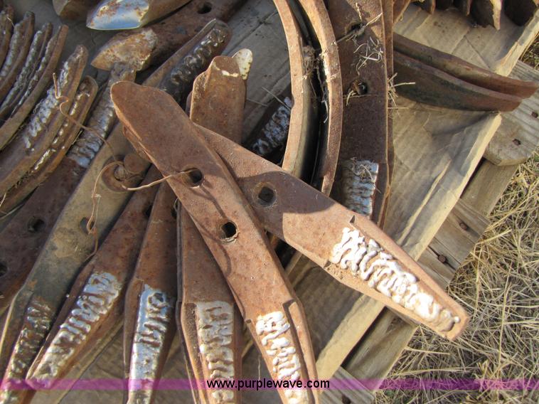 image for item 1001 Approx 70 assorted chisels