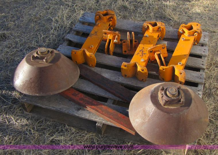 image for item 1002 Three spacers and two disc wheels