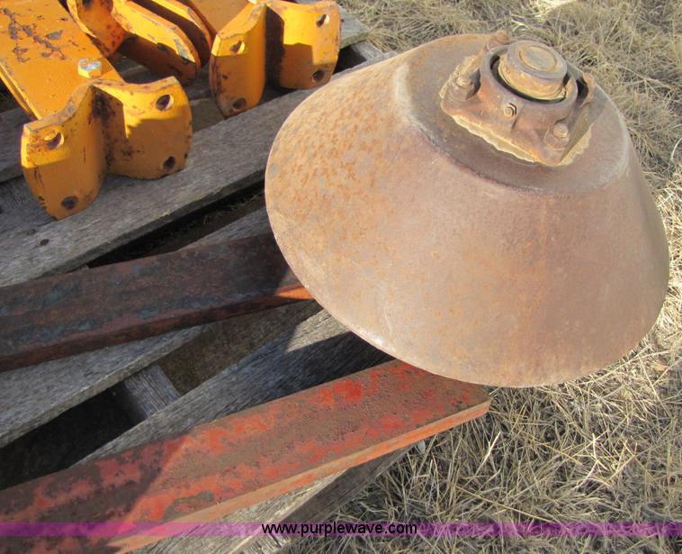 image for item 1002 Three spacers and two disc wheels