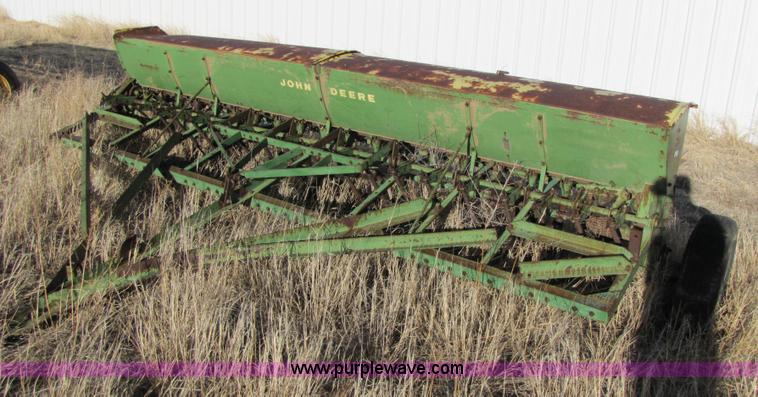 image for item 1014 John Deere 13' drill