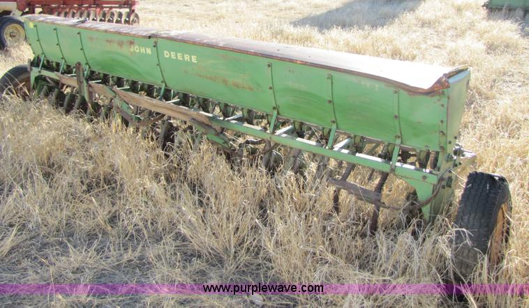image for item 1014 John Deere 13' drill