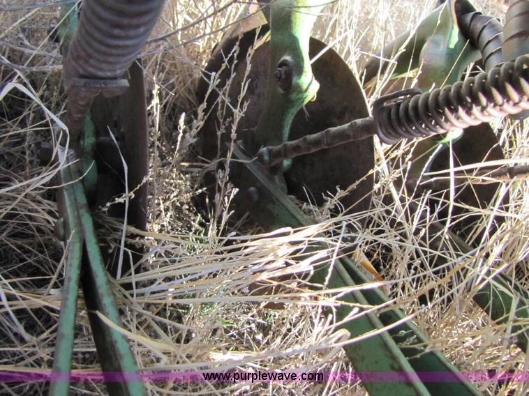 image for item 1014 John Deere 13' drill
