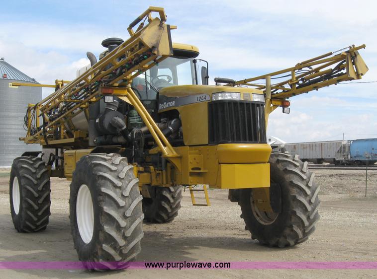 image for item 1951 2004 Ag-Chem RoGator 1264 self-propelled sprayer
