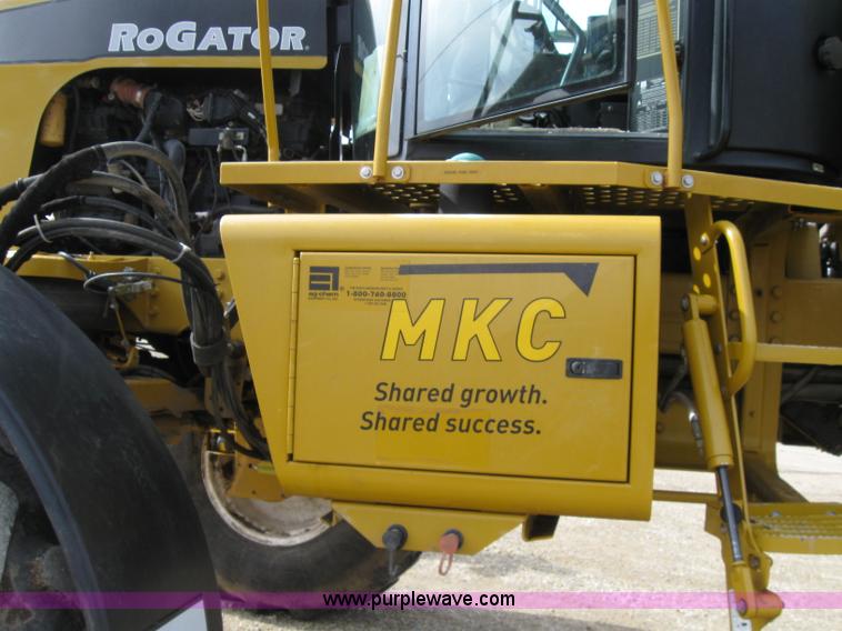 image for item 1951 2004 Ag-Chem RoGator 1264 self-propelled sprayer